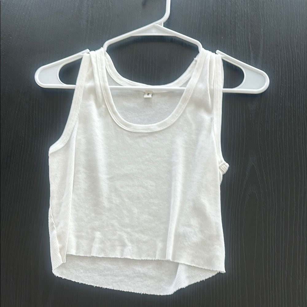 White Women's cropped Tank Top